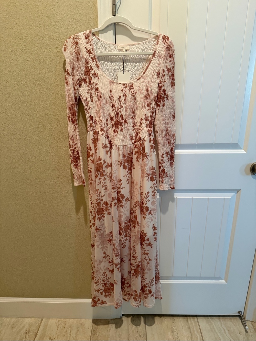 Promesa NWT Floral Smocked Maxi Dress Cream Rust Long Sleeve Boho Size Small